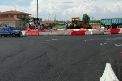 Estado que presentan las obras en la carretera Santa María-La Bañeza