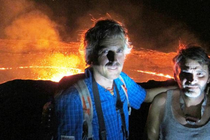 Calleja con Fernando Tejero en el volcán de Etiopía