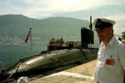 El submarino de ataque británico Tireless, durante su estancia en Gibraltar para ser reparado