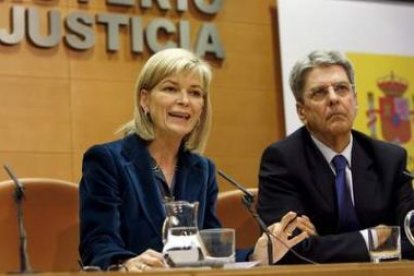 La portavoz del CGPJ, Gabriela Bravo, y el secretario de Estado de Justicia, Julio Pérez, explican d