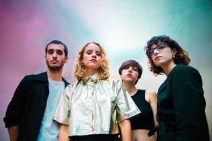 Los integrantes de la joven banda catalana The Crab Apples.