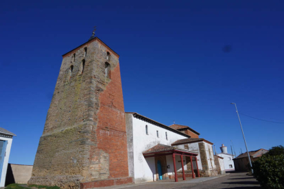 La iglesia de de Grajal de Ribera, cuyo interior alberga un magnífico artesonado mudéjar. DL