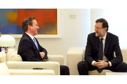 El presidente del Gobierno, Mariano Rajoy, y el Primer Ministro Britanico, David Cameron, durante el encuentro que mantuvieron el pasado mes de abril en el Palacio de la Moncloa.