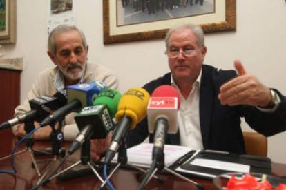 Matías Llorente y Demetrio Alfonso Canedo, ayer en la rueda de prensa en la Diputación.