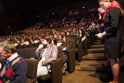 Más de 700 jóvenes de Castilla y León y Asturias se ha dado cita en el Auditorio para disfrutar del segundo del congreso para jóvenes ‘Lo que de verdad importa’ . J. NOTARIO