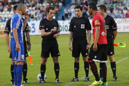 Pérez Pallas, con Yuri y Nsue del Deportiva-Real Mallorca de abril de 2014. L. DE LA MATA