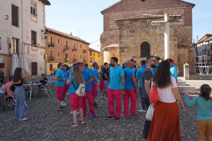 El Día de las Peñas prolonga la resaca festiva de San Froilán. JONATHAN NOTARIO.