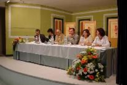 Los ponentes de la jornada informativa se reunieron ayer en Santa María del Páramo