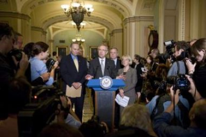 El líder de la mayoría en el Senado, Harry Reid, y la senadora por Washington, Pattu Murray.