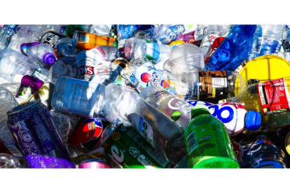 Basura de plásticos acumulados. EFE