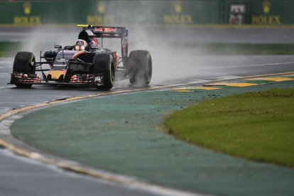 El piloto Carlos Sainz, durante la segunda sesión en Australia.