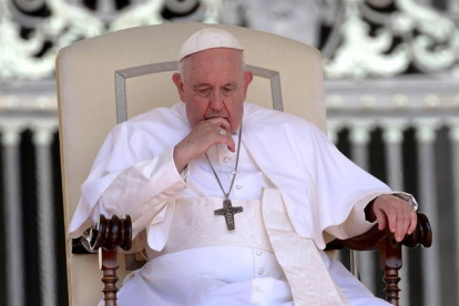 El Papa Francisco preside la audiencia general semanal en la Plaza de San Pedro del Vaticano este miércoles. ETTORE FERRARI