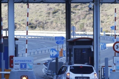 Peaje de la autopista entre León y Asturias. DL
