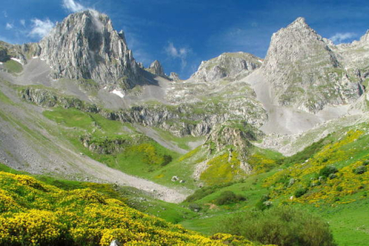 Macizo de Mampodre en el Parque Nacional de Picos de Europa. DL