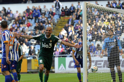 Yuri marcó el 0-2 en la visita a Riazor de abril del 2014. ALFAQUÍ