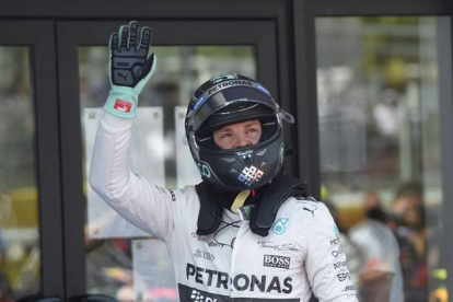 Nico Rosberg celebra la 'pole' en Montmeló.