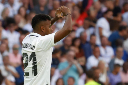 El delantero del Real Madrid Rodrygo celebra el gol de la victoria. JUAN CARLOS HIDALGO