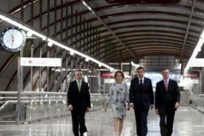 Blanco, Aguirre, Zapatero y Gallardón, en la nueva estación de cercanías de la Puerta del Sol.