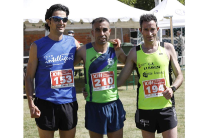 La Media Maratón del Dulce en Benavides contó con un plantel notable de participantes, entre ellos los que iban a conformar el podio: Zahraoui, Rabanal y Alberto. MARCIANO PÉREZ