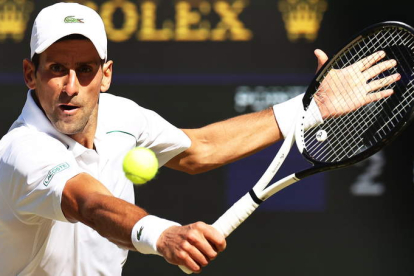 Novak Djokovic busca conseguir un nuevo título de Grand Slam que le acerque a Rafa Nadal. GALVIN