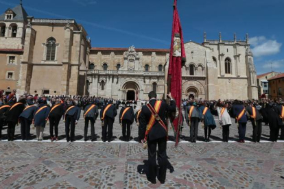 Alcalde y munícipes hacen las famosas 'cabezadas' al cabildo de San Isidoro