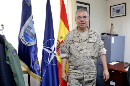 El teniente general Rubén Carlos García Servert, el pasado verano en su despacho del Coac. R.P. VIECO