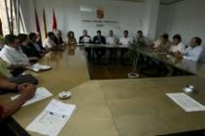 Constitución del Pleno de la Cámara Agraria de León en mayo del 2002