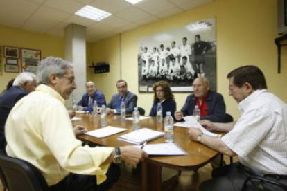 El consejo de la Cultural, en la imagen, mantuvo la primera reunión con Emilio Guereñu.