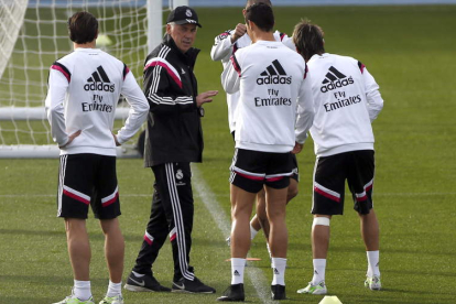 Ancelotti dirigió ayer la primera sesión del Madrid de 2015 con vistas al partido del Valencia.