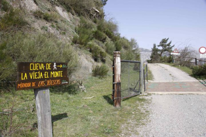 La ruta de la Cueva de la Vieja del Monte, en Riaño. DL