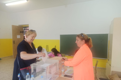 Jornada de votaciones en Villablino. DL