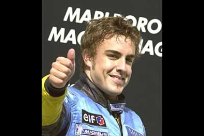 Alonso debutó en la Fórmula 1 en 2001. Pese a su juventud y su inexperiencia no es la primera ocasión en la que pisó el podio de un Gran Premio, algo que consiguió por primera vez en la carrera de Malasia.