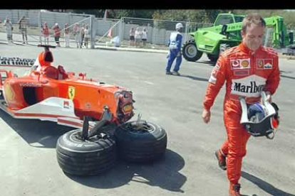 El piloto brasileño Rubens Barrichelo perdió el control de su Ferrari durante la carrera, lo que le dejó fuera de la clasificación.