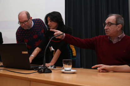 Álvarez Vilas, ayer con dos colaboradores.