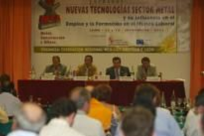 Ambrós compartió mesa con importantes personalidades de MCA-UGT de Castilla y León