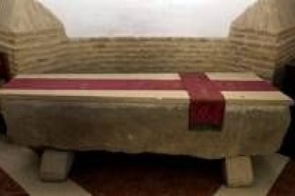 El rey leonés Alfonso VI está enterrado en el convento de San Benito