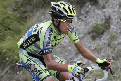 Alberto Contador, camino de Pra Loup, en el pasado Tour, tras la caída.