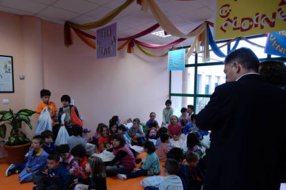 El alcalde, Marcos Martínez, visitó recientemente el centro infantil. dl