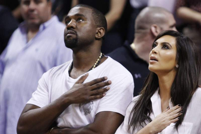 Kanye West y Kim Kardashian durante un partido de baloncesto el pasado mes de noviembre.