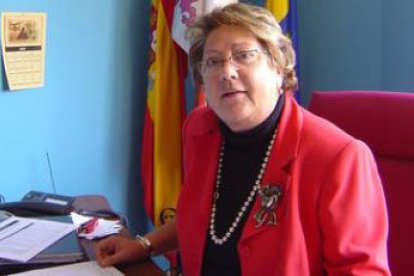 La candidata del PP en Mansilla, María Paz Díez, en su despacho municipal.