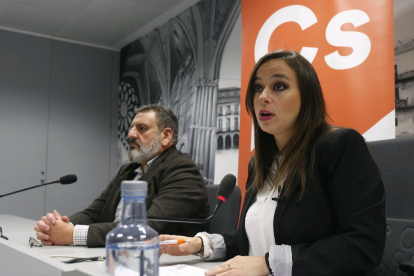 Gemma Villarroel y Antonio Pérez Blanco, en la rueda de prensa de esta mañana