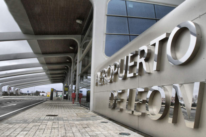 Exterior del aeropuerto de León, ubicado en la localidad de La Virgen del Camino.