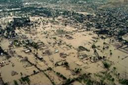 Zona residencial de Govianes afectada por las inundaciones que ha dejado «Jeanne» a su paso