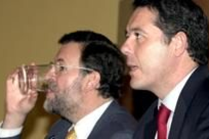 Mariano Rajoy y José María Michavila en la rueda de prensa posterior el Consejo de Ministros