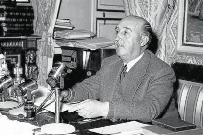 El dictador Francisco Franco, en el Pardo