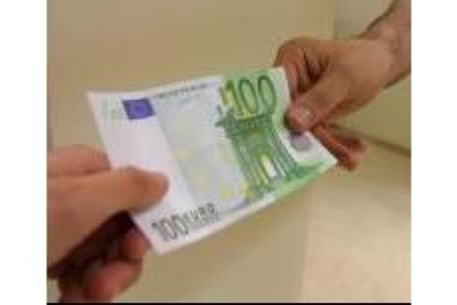 Los billetes falsos de cien euros se detectaron en la zona del Temple