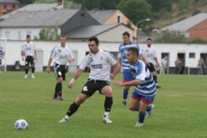 El Arenas resolvió el partido ante los salmantinos al transformar dos penaltis.