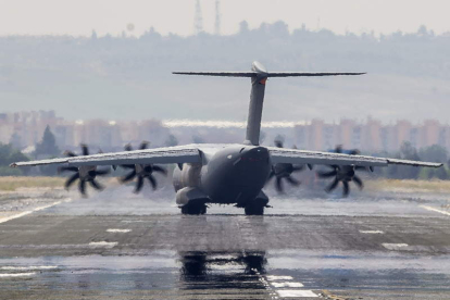 El primer vuelo de prueba del avión de transporte militar A400M tras el siniestro.