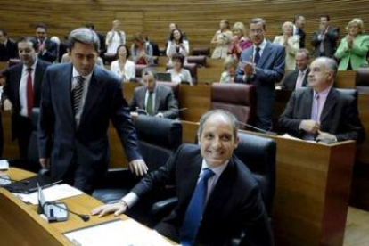 Camps acudió a la primera sesión de control tras la reapertura del caso de los trajes.