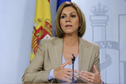 La ministra de defensa, María Dolores de Cospedal, confirma que son dos los militares expedientados por el vídeo del tanque.